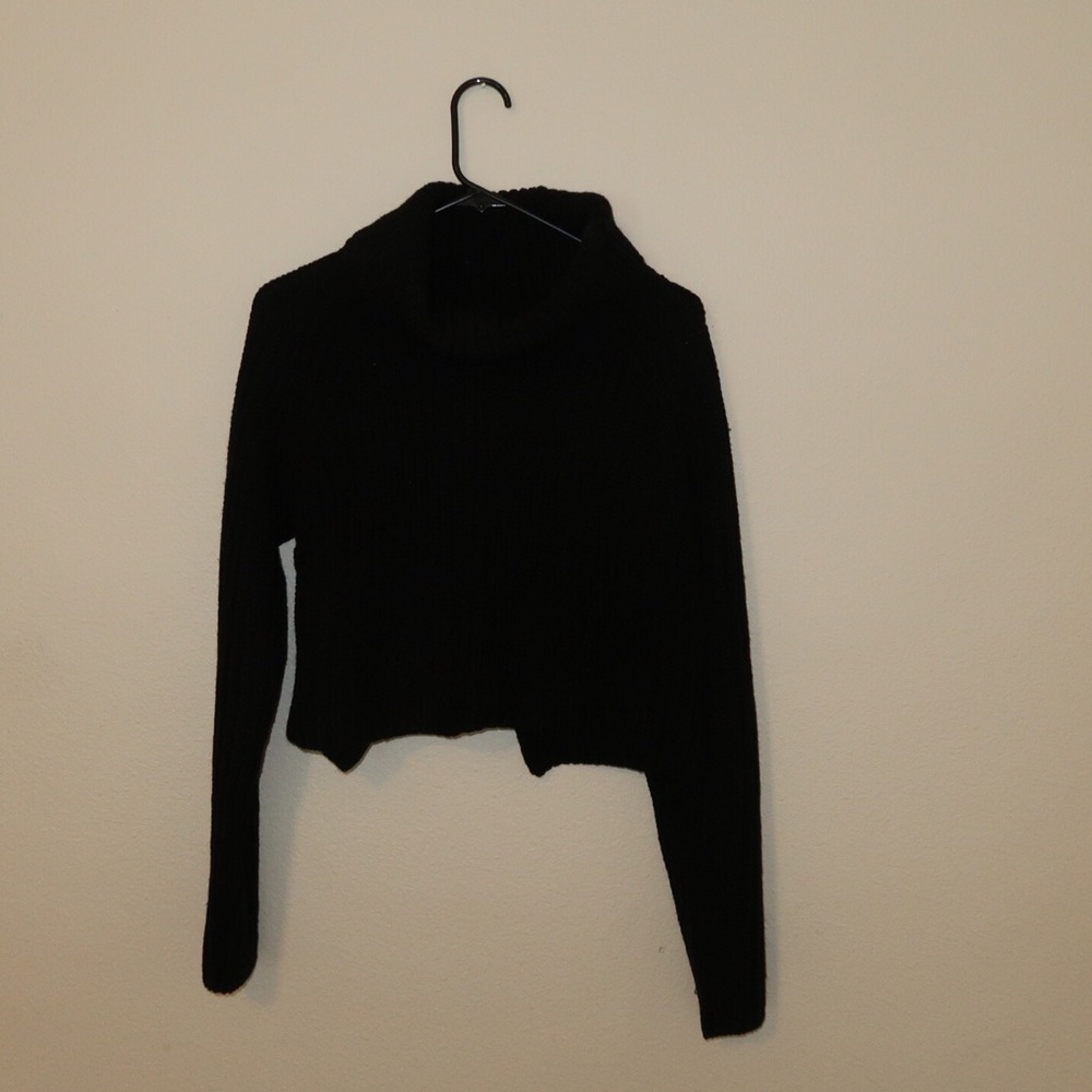Black chunky crop sweater